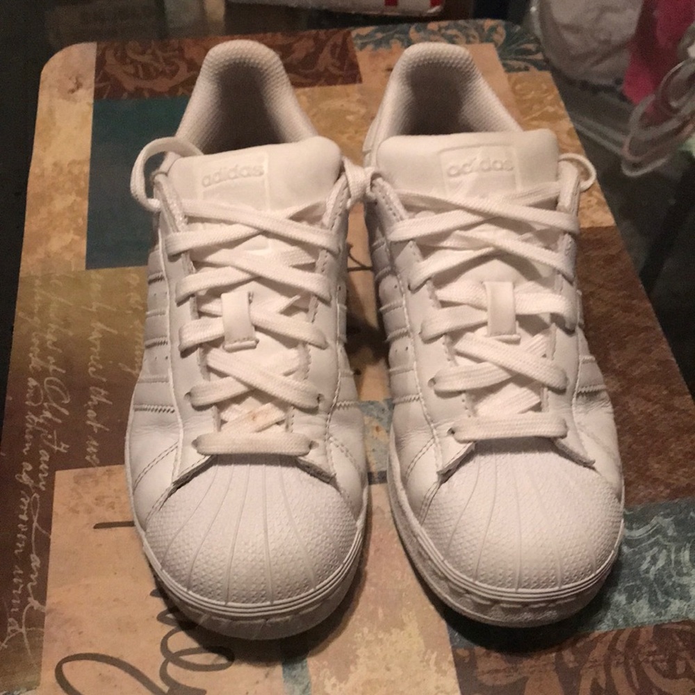 Shell toes